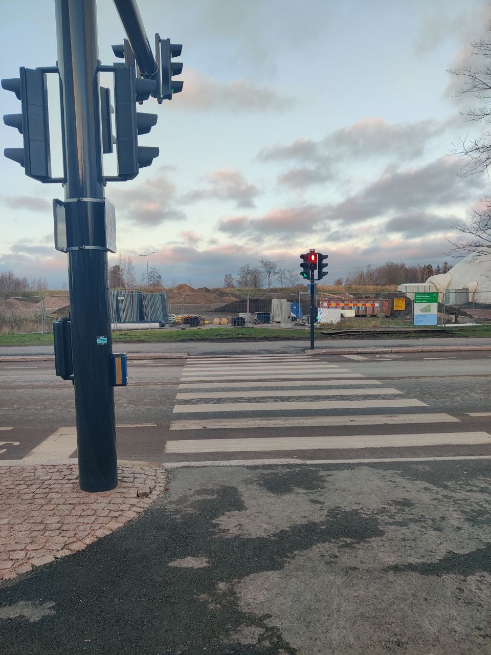 Kuva toimipisteestä: Ääniopastettu suojatie, Lauttasaarentie 48a ja 51